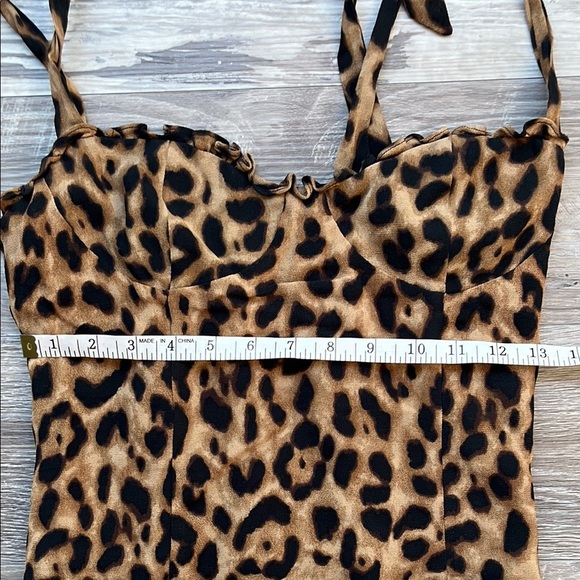 Reformation Leopard Print Women's Top with Tie Straps sizes 4 - Picture 6 of 7
